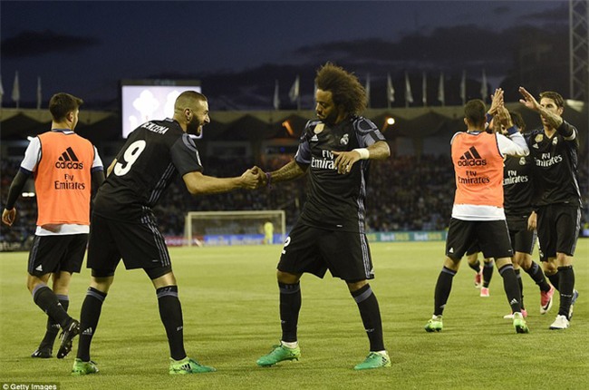 Ronaldo lập cú đúp, Real chạm tay vào chức vô địch La Liga - Ảnh 9.