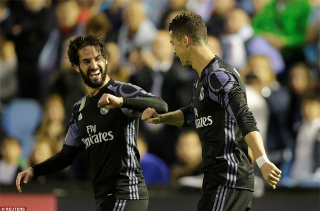 Ronaldo lập cú đúp, Real chạm tay vào chức vô địch La Liga - Ảnh 10.