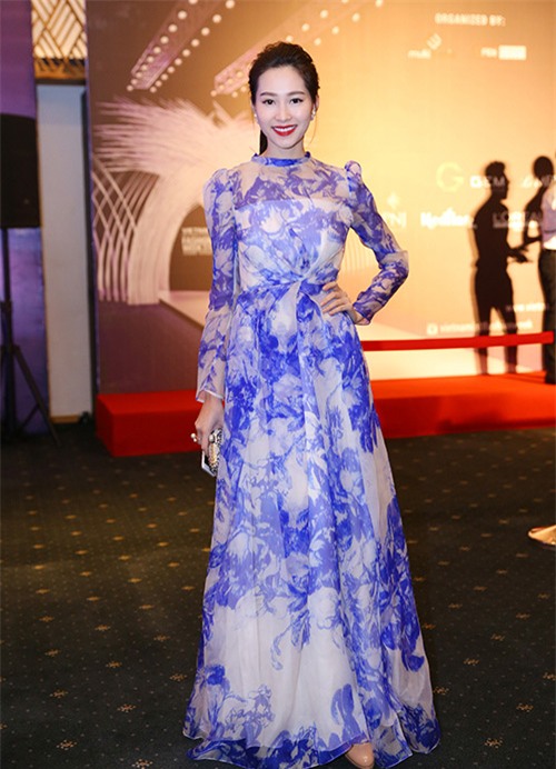 "boc" bi quyet giup hoa hau thu thao du rat gay van dep nuot na mon mon suc song - 13