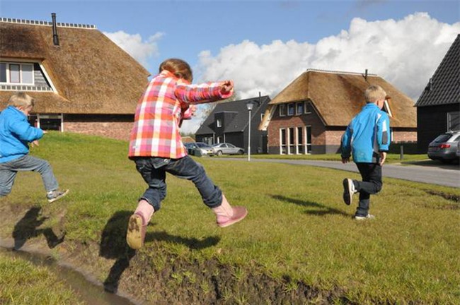 Mẹ Anh và mẹ Mỹ tiết lộ lý do trẻ em Hà Lan luôn hạnh phúc nhất thế giới - Ảnh 5.