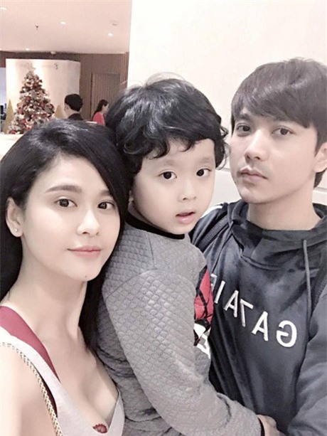 
Gia đình hạnh phúc của Tim và Trương Quỳnh Anh trước ly hôn

