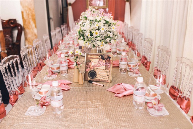 Đám hỏi “màu hường” yêu không để đâu cho hết của cặp đôi bạn học thuở ô mai - Ảnh 10.