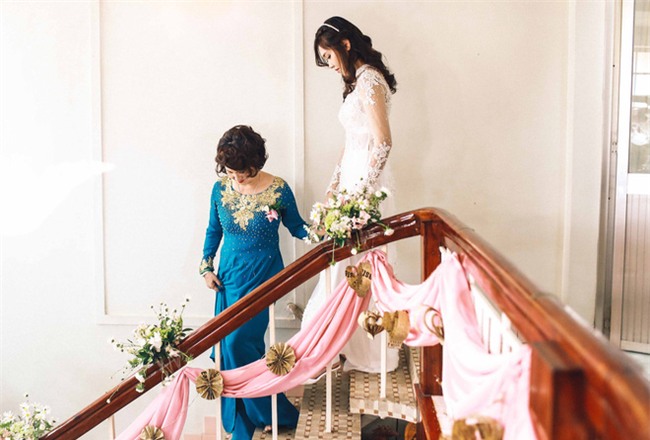 Đám hỏi “màu hường” yêu không để đâu cho hết của cặp đôi bạn học thuở ô mai - Ảnh 7.