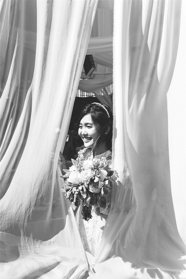 Đám hỏi “màu hường” yêu không để đâu cho hết của cặp đôi bạn học thuở ô mai - Ảnh 8.