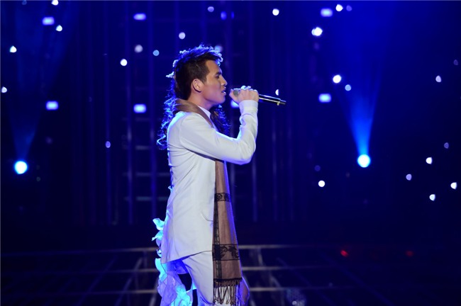 Hoai Linh che Quoc Thien gia gai de lo co bap cuon cuon hinh anh 2