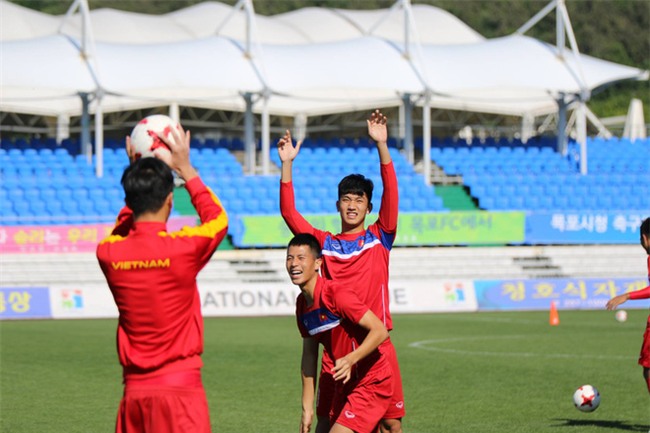Hot boy Trọng Đại có thể nhận lại băng đội trưởng U20 Việt Nam - Ảnh 2.