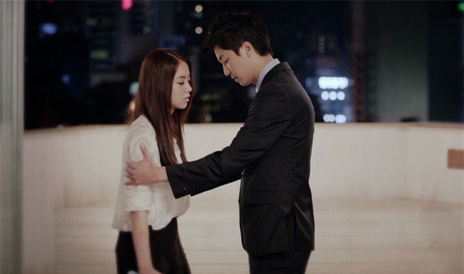 Vài tiếng trước lễ cưới, chú rể vẫn làm một việc không ngờ khiến cô dâu mới chết điếng - Ảnh 1.