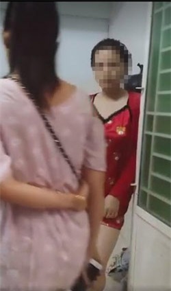 co vo vac bung bau di danh ghen lich su nhat qua dat - 5