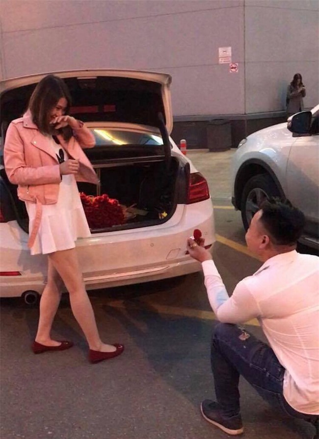 Chuyện tình vượt thử thách phía sau màn cầu hôn với 101 đóa hồng bên xe sang BMW - Ảnh 3.