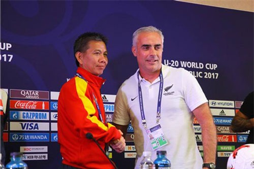 hlv hoang anh tuan mong hoc tro tin tuong vao ban than hinh anh 1