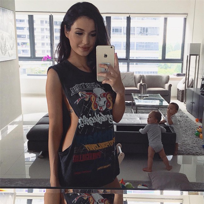 Bà mẹ bỉm sữa Singapore gây sốt mạng xã hội Việt với vẻ đẹp quá gợi cảm, về dáng chỉ 3 tuần sau khi sinh đôi - Ảnh 22.