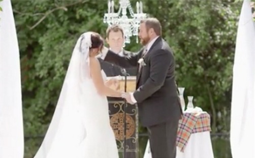 chú rể tát cô dâu, tát cô dâu, đám cưới hài hước, tai nạn đám cưới