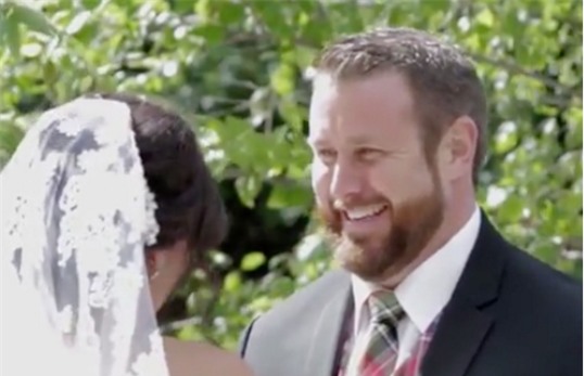 chú rể tát cô dâu, tát cô dâu, đám cưới hài hước, tai nạn đám cưới