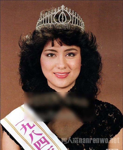 Cô vợ lai đẹp xuất sắc của ngôi sao võ thuật "ục ịch" nhất - 1