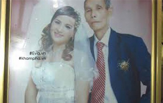 cuoc song hanh phuc cua cap vo chong chenh nhau 43 tuoi tai ha nam - 1