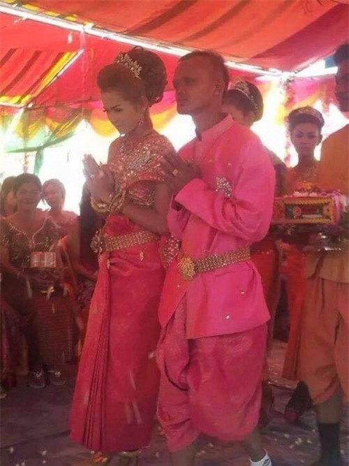 bi che cuoi vi qua xau, ai cung bat ngo khi chang trai khoe nguoi yeu xinh nhu hoa hau - 5