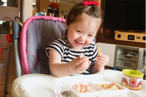 lau khong xuat hien, cadie moc tra gio bot "kute" ma chung chac nhu nguoi lon - 5