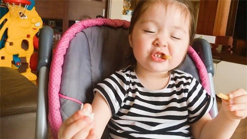 lau khong xuat hien, cadie moc tra gio bot "kute" ma chung chac nhu nguoi lon - 10