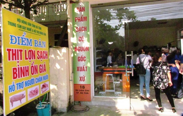 trong 1 buỏi sáng, quày thịt lọn sạch bán hét veo 100 con hinh anh 1