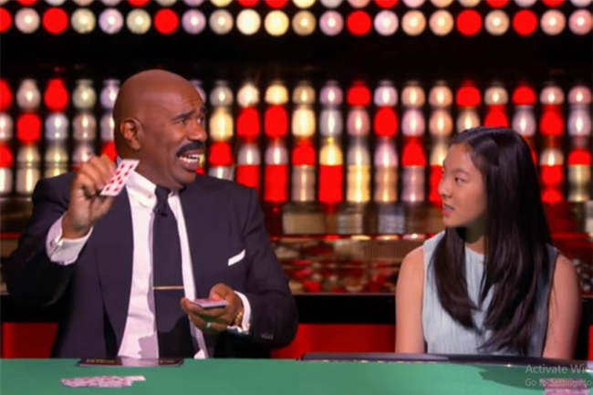 Co be nho chi tiet thu tu cua 52 quan bai Tay xep ngau nhien hinh anh 1