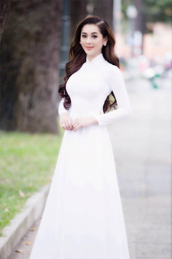 Lâm Chi Khanh, Lâm Chi Khanh ao dài, ca sĩ chuyển giới Lâm Chi Khanh