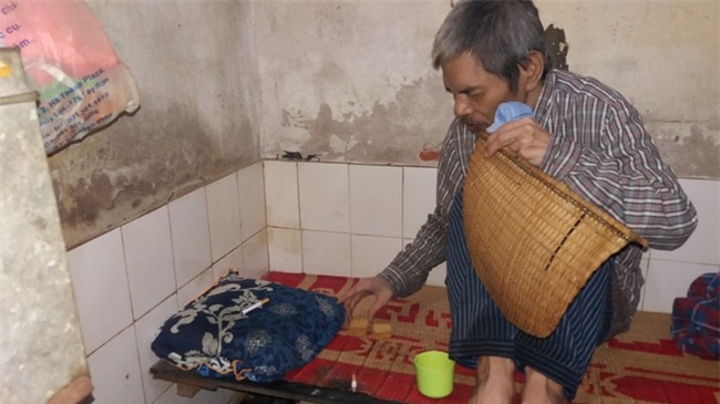 Hà Nội: Giữa thủ đô có một cụ bà 84 tuổi nuôi 2 con tâm thần bằng đồng lương hưu - Ảnh 5.