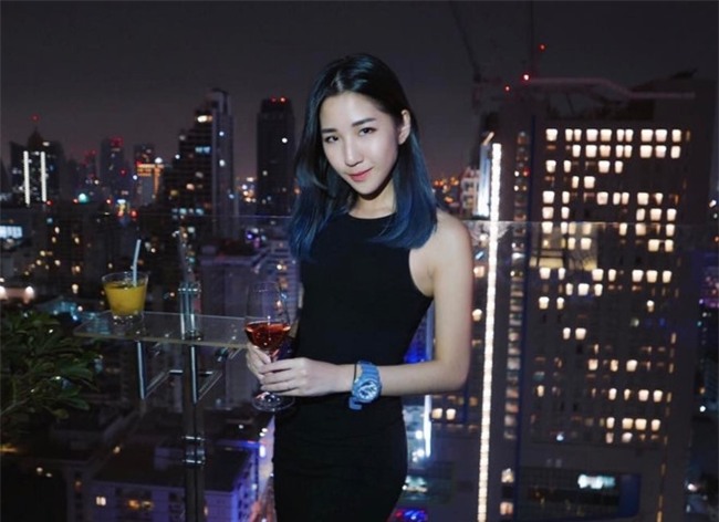 Nu nhan vien phuc vu bat ngo noi tieng vi xinh nhu hot girl hinh anh 6