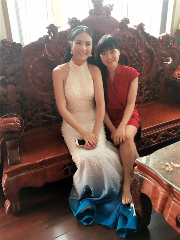 Hoa hậu Ngọc Hân xuất hiện tại nơi tổ chức lễ cưới. - Tin sao Viet - Tin tuc sao Viet - Scandal sao Viet - Tin tuc cua Sao - Tin cua Sao