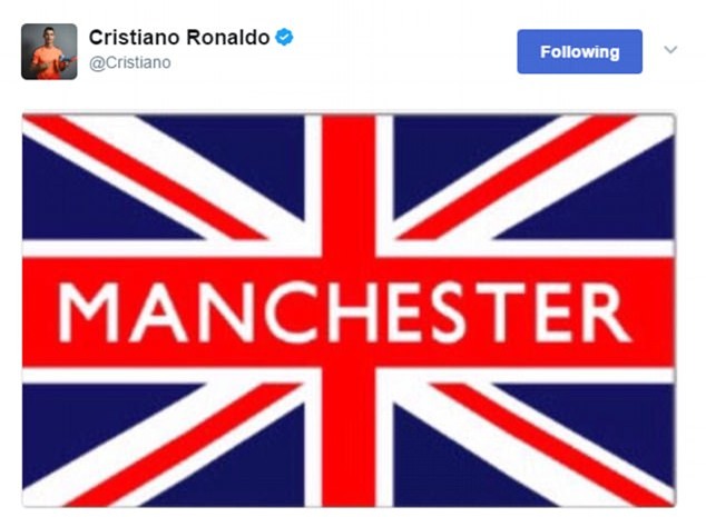 Beckham, Ronaldo... tưởng niệm nạn nhân trong vụ nổ bom ở Manchester - Ảnh 4.