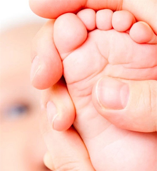 meo ru con ngu "lan quay" chi trong 1 phut thuc hien thao tac nay - 4