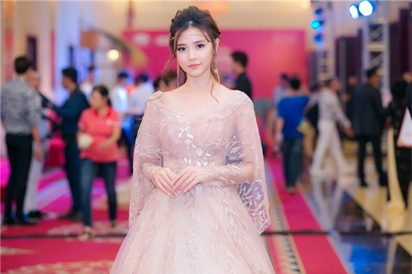 Những mỹ nhân Việt mặc gì cũng đẹp của showbiz Việt - Tin sao Viet - Tin tuc sao Viet - Scandal sao Viet - Tin tuc cua Sao - Tin cua Sao