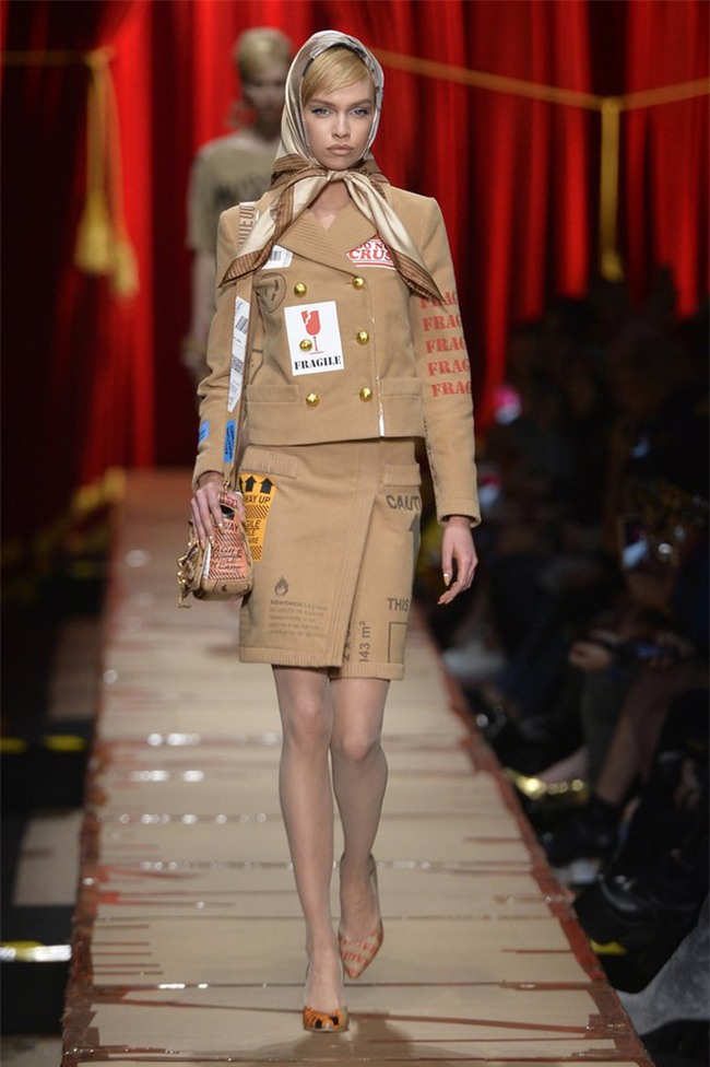 Thật khó tin nhưng năm nay, phải đi giày cọc cạch mới đúng mốt! - Ảnh 10.