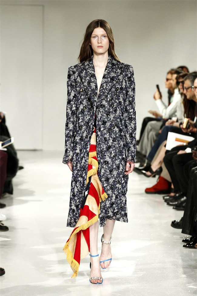 Thật khó tin nhưng năm nay, phải đi giày cọc cạch mới đúng mốt! - Ảnh 11.