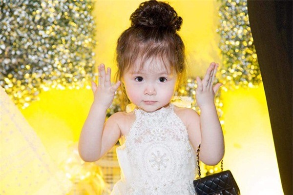 loat hinh "gay thuong nho" vi qua xinh xan cua cadie moc tra tu be den nay - 17