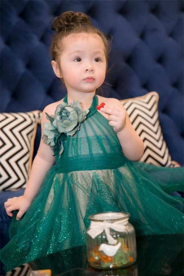 loat hinh "gay thuong nho" vi qua xinh xan cua cadie moc tra tu be den nay - 5