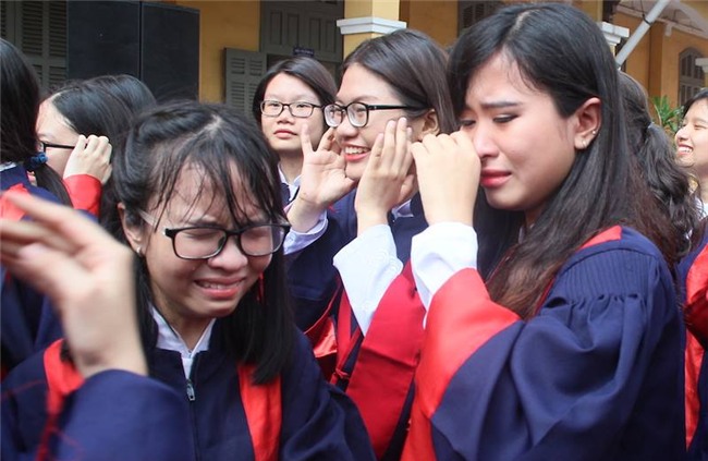 học sinh, bế giảng, Trường THPT Nguyễn Thị Minh Khai, Tri ân và trưởng thành