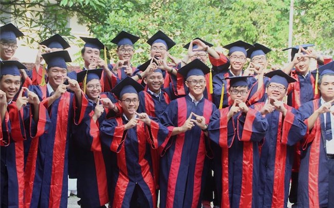 học sinh, bế giảng, Trường THPT Nguyễn Thị Minh Khai, Tri ân và trưởng thành