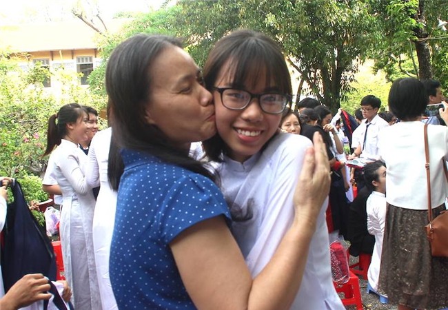 học sinh, bế giảng, Trường THPT Nguyễn Thị Minh Khai, Tri ân và trưởng thành