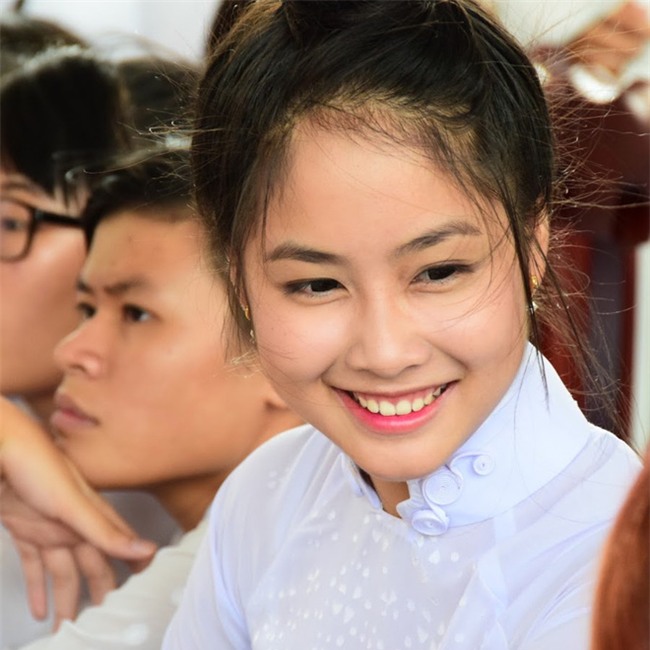 Top 40 Hoa hậu Việt Nam lên tiếng sau scandal clip sex, bị tố giật chồng: Chỉ mới 21 tuổi thôi, ai chẳng có sai lầm! - Ảnh 2.