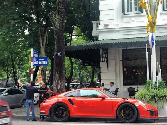 Cường Đô-la cầm lái siêu xe Porsche 911 GT3 RS Coupe độc nhất Việt Nam - Ảnh 2.