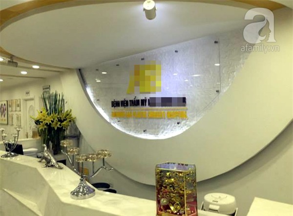 Vụ khách hàng gặp sự cố khi phẫu thuật nâng ngực: Bệnh viện khẳng định, sau 1 tháng các vết bầm sẽ tan - Ảnh 2.