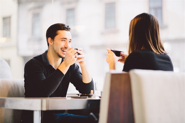 Bi kịch yêu nhầm người (P1): Làm người yêu anh đi, anh mua luôn cho chiếc xe này - Ảnh 1.