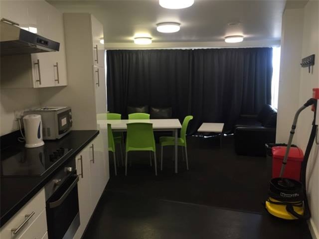 Chàng độc thân tốn 24 triệu thuê nhà, dè sẻn tiền ăn 3 triệu nhưng gặp bạn cùng phòng ở bẩn, ăn vụng suốt ngày - Ảnh 3.