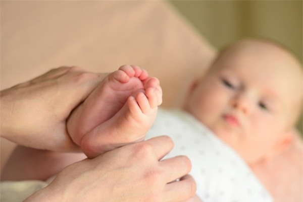 tre bi tao bon me ap dung ngay 8 meo nay, dam bao khoi ngay sau mot lan thu - 3