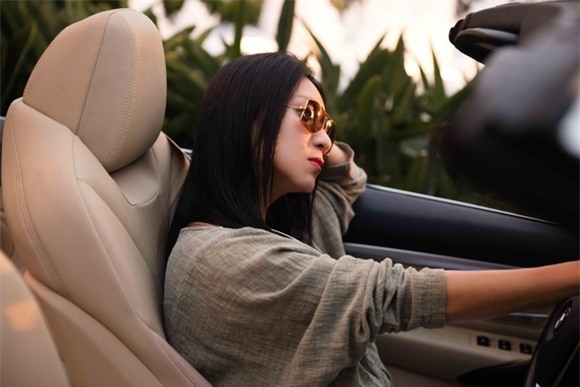 Nữ hoàng ảnh lịch,diễn viên y phụng,y phụng sành điệu