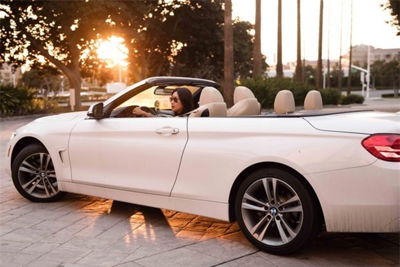 Nữ hoàng ảnh lịch,diễn viên y phụng,y phụng sành điệu