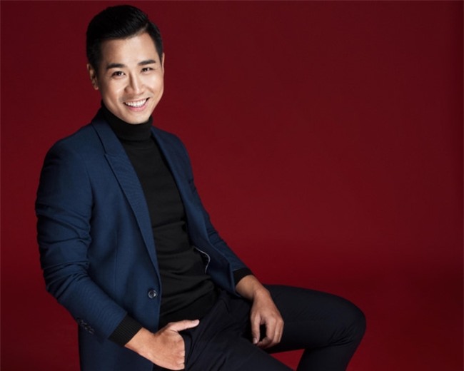 Bi che dan mot mau, MC Nguyen Khang dap 'Toi khong phai dien vien hai' hinh anh 2