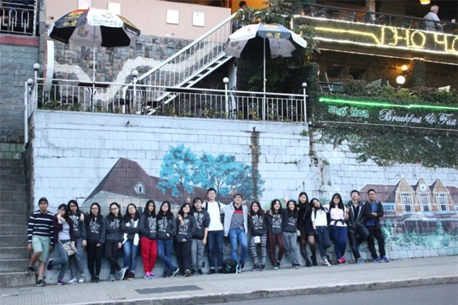 Nhom hoc sinh Sai Gon che ca khuc 'Noi nay co anh' hinh anh 4