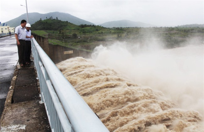 4 hoc sinh Phu Yen chet duoi: Thuy dien xa nuoc bat ngo den 360 m3/s hinh anh 3