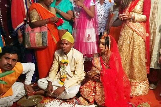 Co gai bi tat axit vao mat lay duoc chong nho goi nham so hinh anh 4